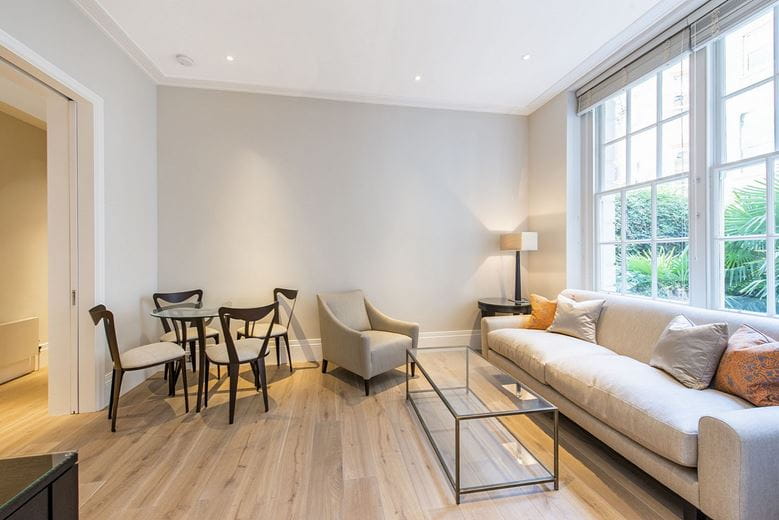 1 bedroom flat, Charles Street, Mayfair W1J