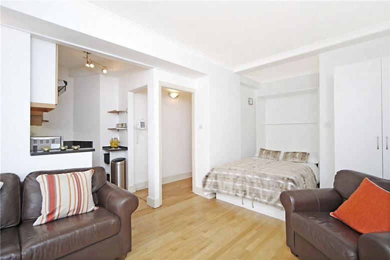  bedroom flat, Hill Street, Mayfair W1J - Available
