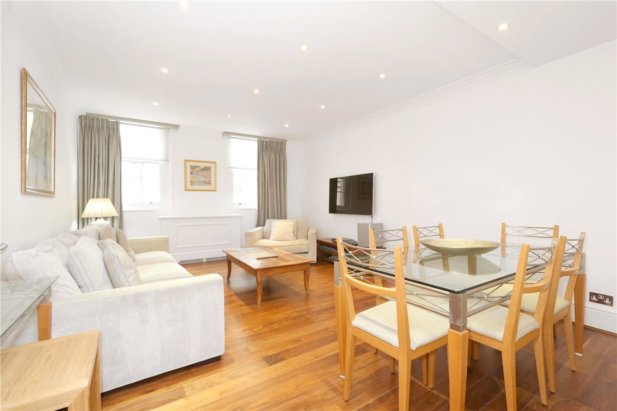2 bedroom flat, Dover Street, Mayfair W1S - Available