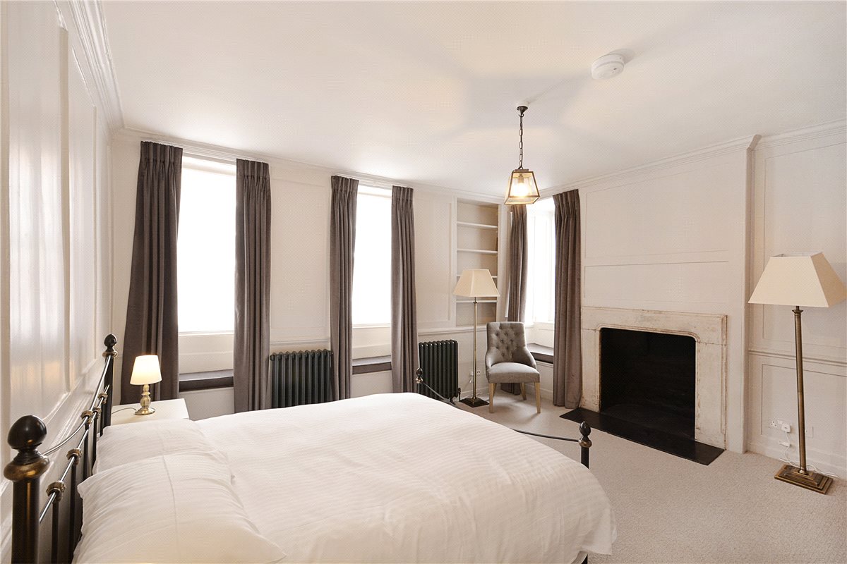 3 bedroom house, Meard Street, Soho W1F - Available