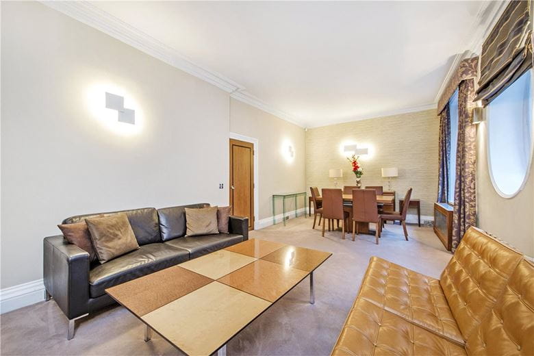 2 bedroom flat, Berkeley Street, Mayfair W1J - Available