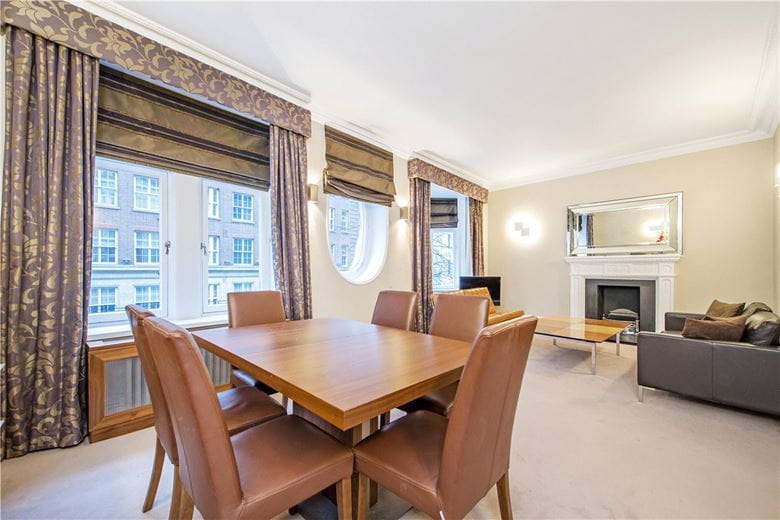 2 bedroom flat, Berkeley Street, Mayfair W1J - Available