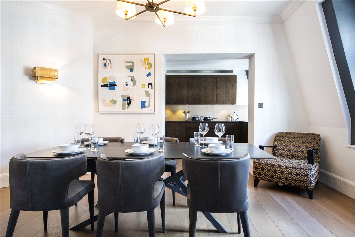 3 bedroom flat, Duke Street, Mayfair W1K - Available