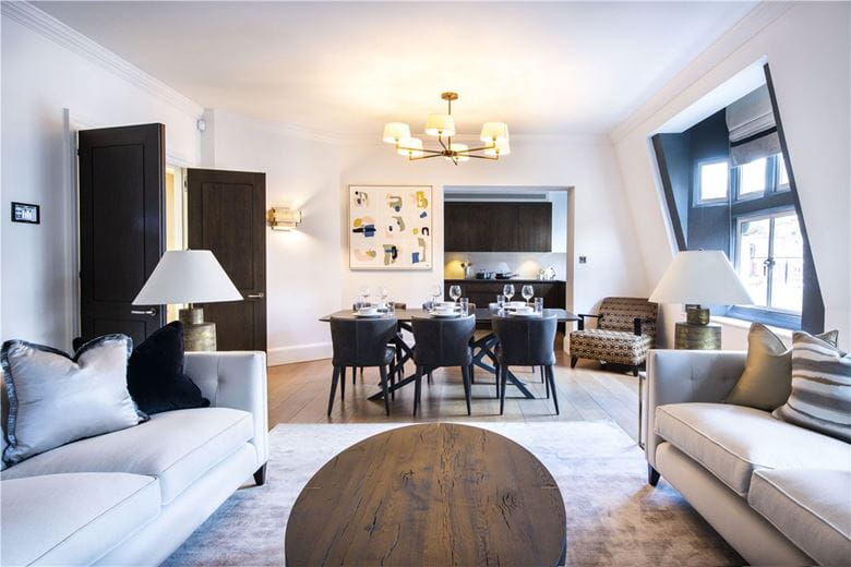 3 bedroom flat, Duke Street, Mayfair W1K - Available