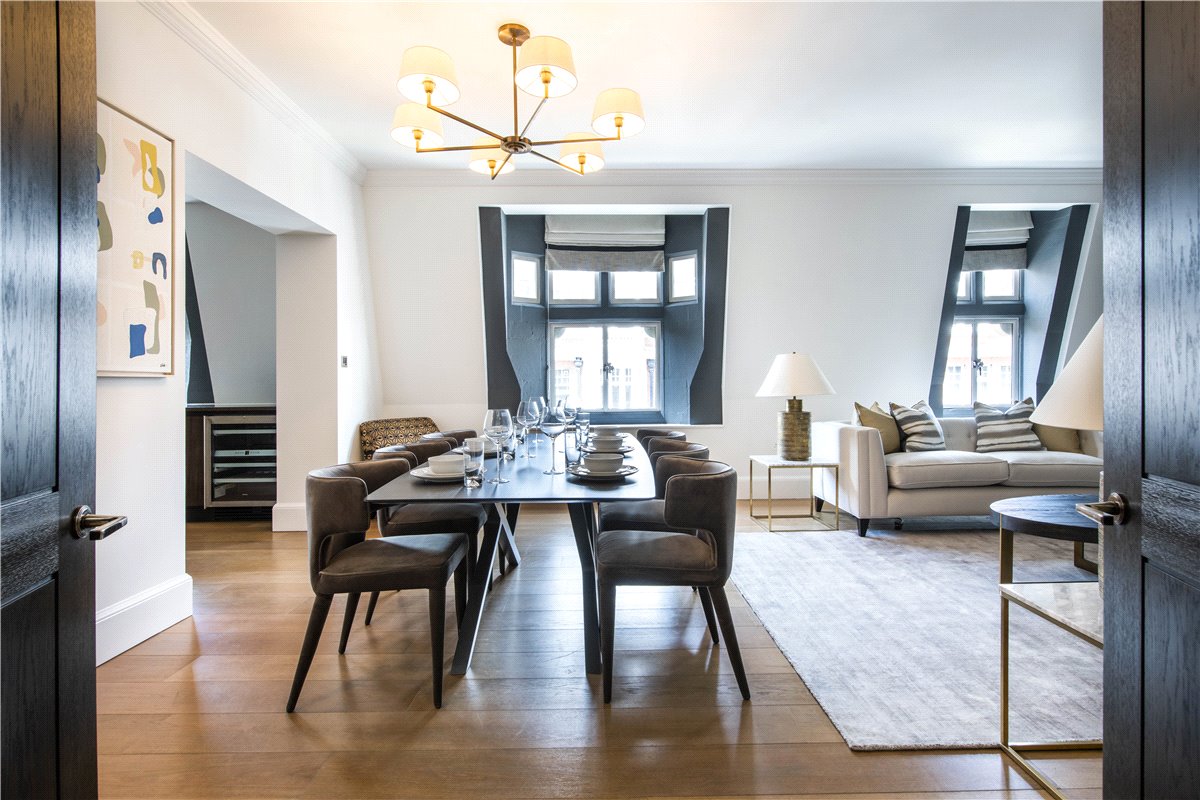 3 bedroom flat, Duke Street, Mayfair W1K - Available