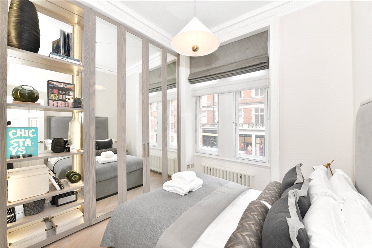 2 bedroom flat, Mount Street, Mayfair W1K