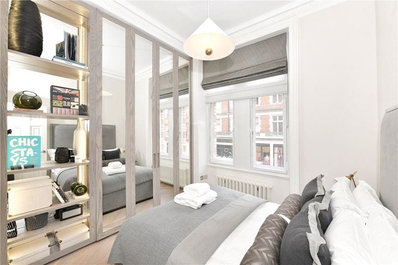 2 bedroom flat, Mount Street, Mayfair W1K