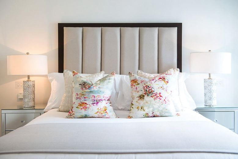 1 bedroom flat, Green Street, London W1K - Available