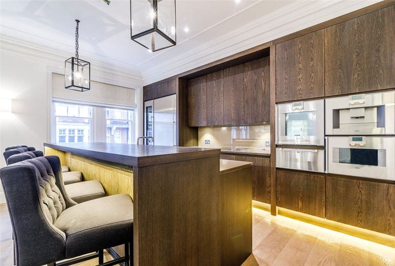 3 bedroom flat, Duke Street, Mayfair W1K - Available