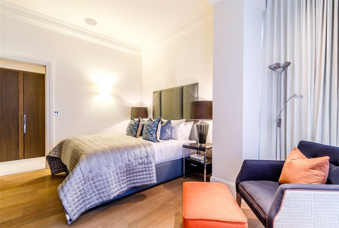 3 bedroom flat, Duke Street, Mayfair W1K - Available