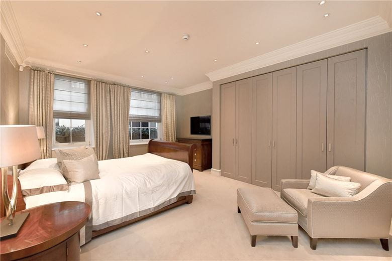 4 bedroom flat, Upper Grosvenor Street, Mayfair W1K - Available