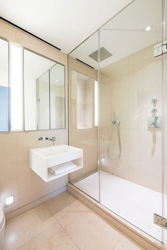 2 bedroom flat, Duke Street, Mayfair W1K - Available