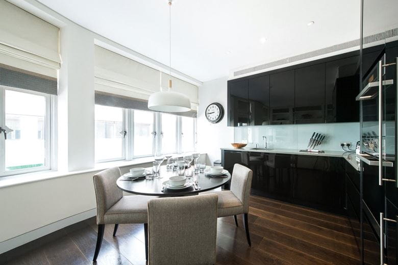 2 bedroom flat, Duke Street, Mayfair W1K - Available