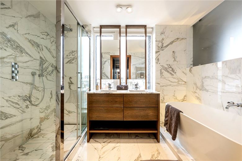 2 bedroom flat, Bourdon Street, Mayfair W1K - Available