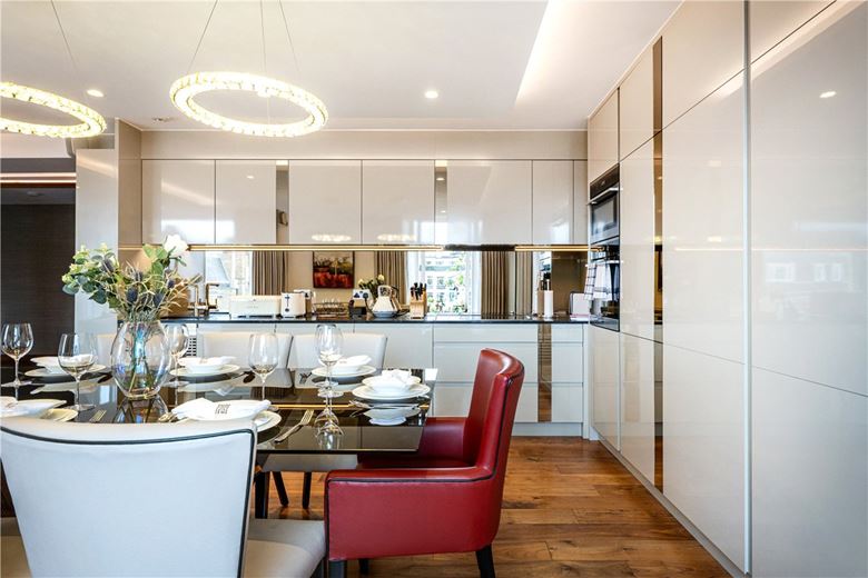 2 bedroom flat, Bourdon Street, Mayfair W1K - Available
