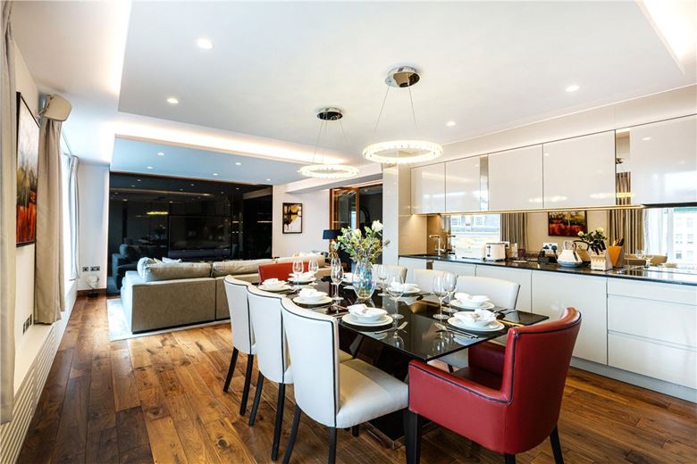 2 bedroom flat, Bourdon Street, Mayfair W1K - Available