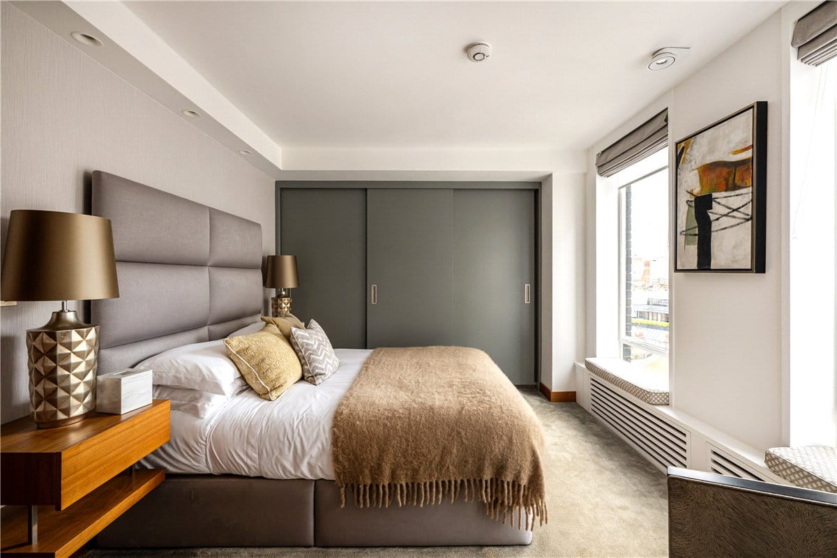 2 bedroom flat, Bourdon Street, Mayfair W1K - Available
