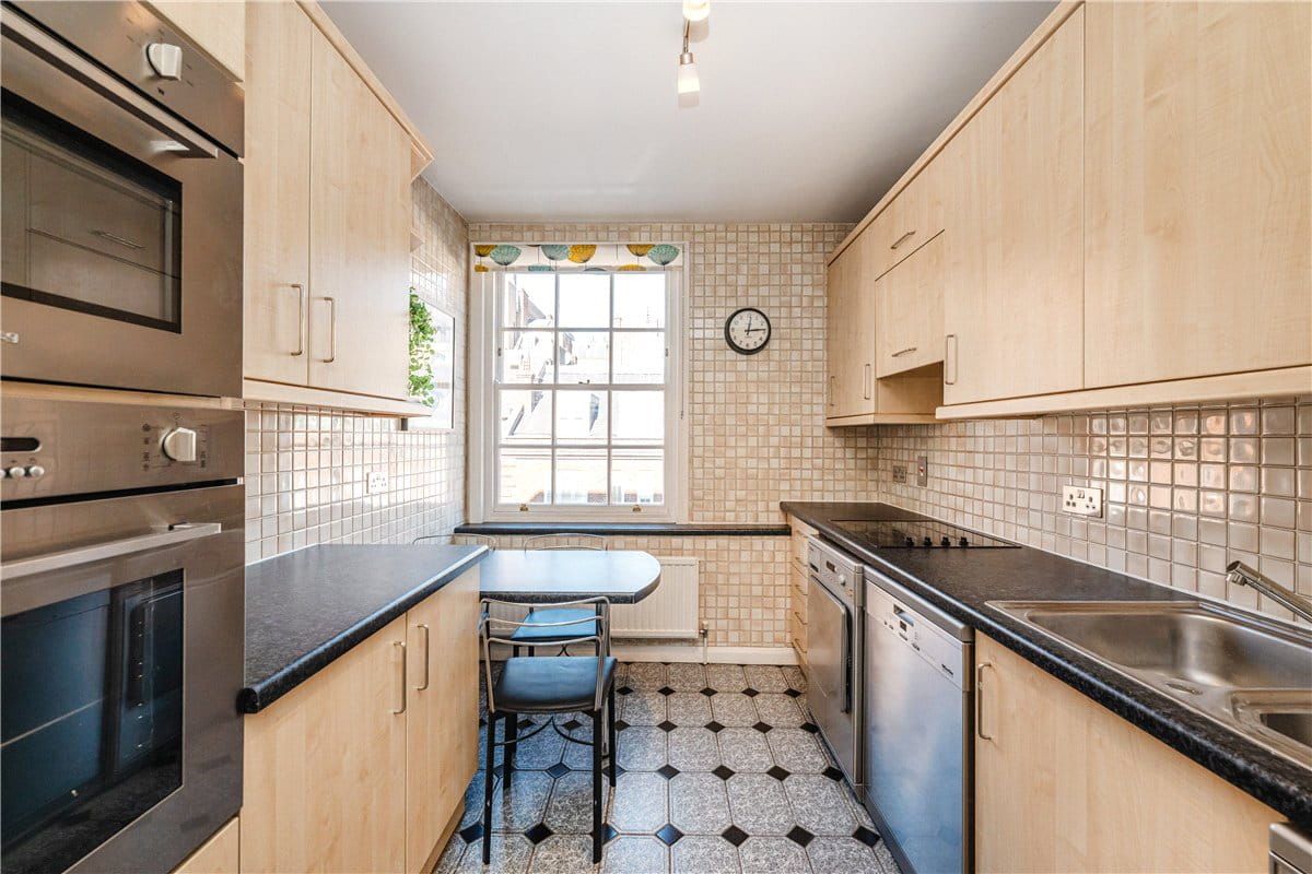 2 bedroom flat, Reeves Mews, Mayfair W1K - Available