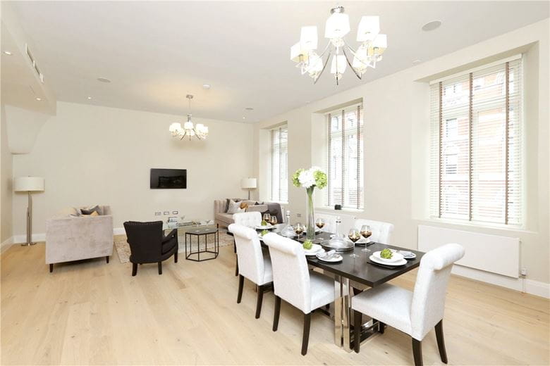 2 bedroom flat, Bell Yard, Strand WC2A - Available