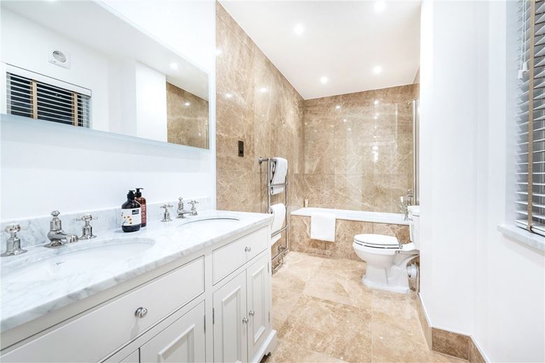 4 bedroom flat, Grosvenor Square, Mayfair W1K - Available