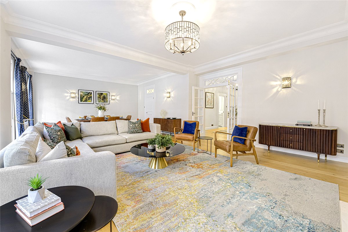 4 bedroom flat, Grosvenor Square, Mayfair W1K - Available
