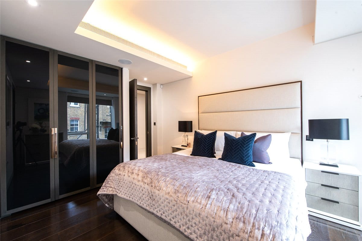 2 bedroom flat, Duke Street, Mayfair W1K - Available