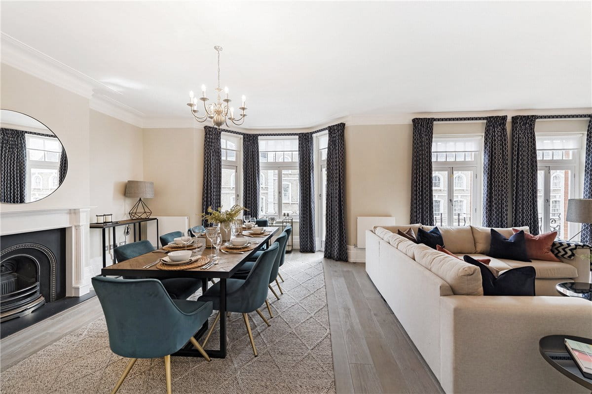 3 bedroom flat, St Georges Court, Gloucester Road SW7 - Available