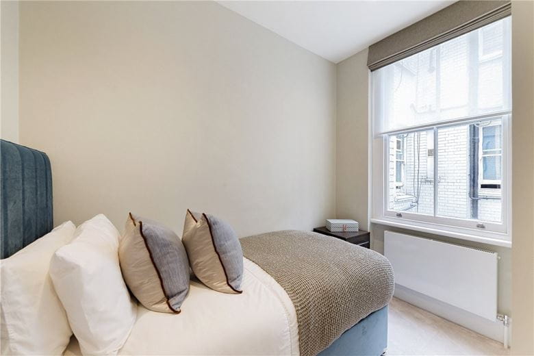 3 bedroom flat, St Georges Court, Gloucester Road SW7 - Available