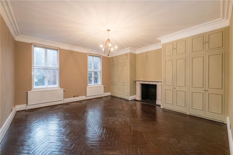 3 bedroom flat, Mount Street, Mayfair W1K - Available