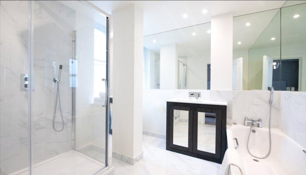 3 bedroom flat, Hill Street, Mayfair W1J - Available