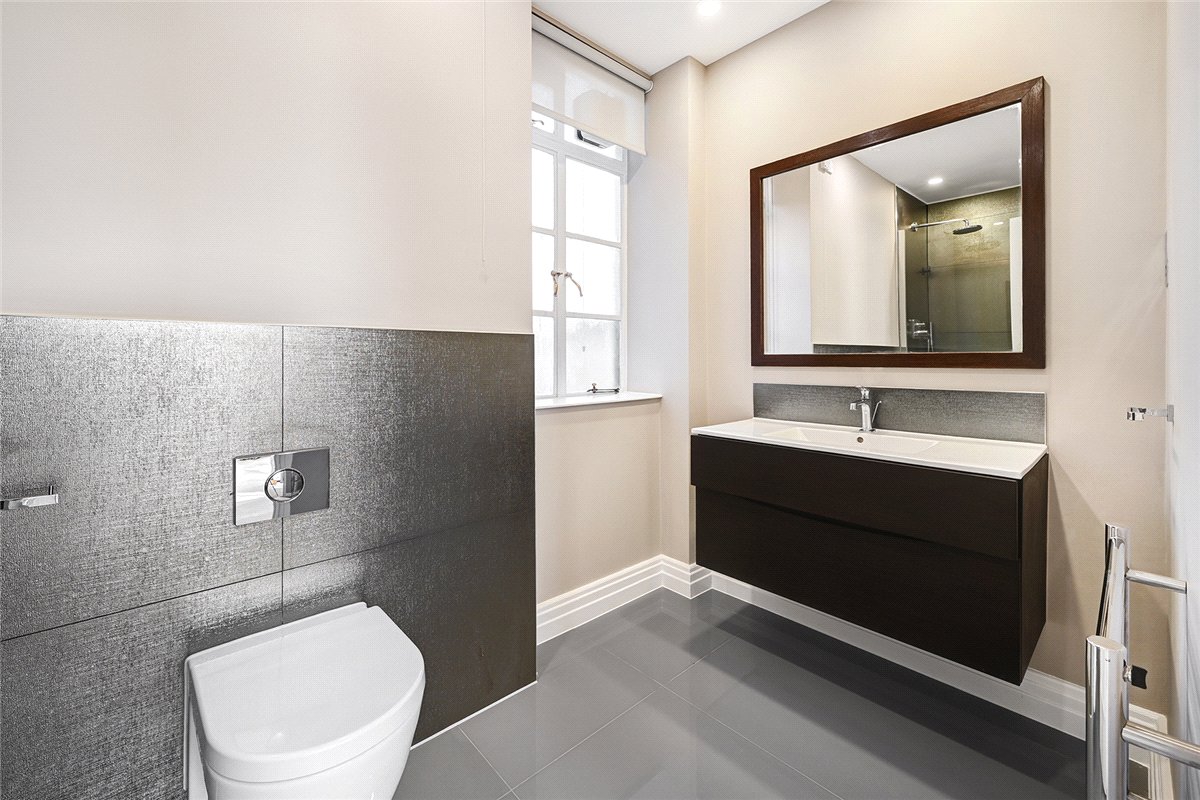 3 bedroom flat, Grosvenor Square, Mayfair W1K - Available