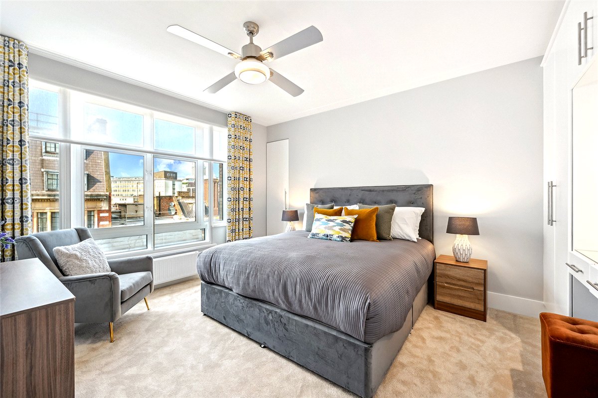 1 bedroom flat, Richmond Court, 200 Sloane Street SW1X - Available