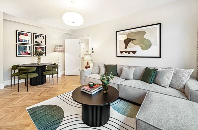 1 bedroom flat, Richmond Court, 200 Sloane Street SW1X - Available