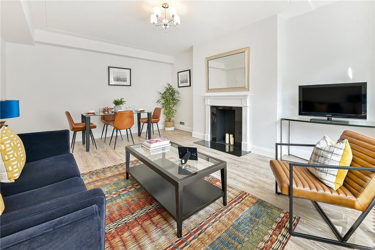 2 bedroom flat, Richmond Court, 200 Sloane Street SW1X - Available