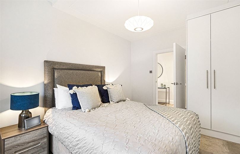 2 bedroom flat, Richmond Court, 200 Sloane Street SW1X - Available