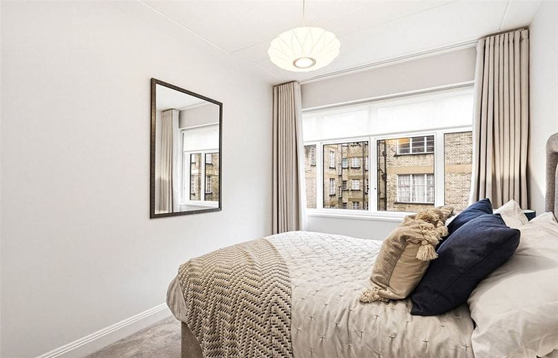 2 bedroom flat, Richmond Court, 200 Sloane Street SW1X - Available