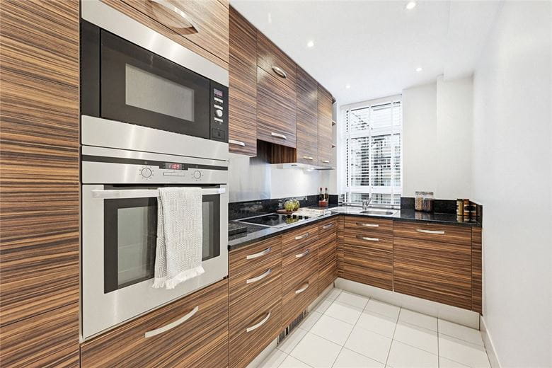 1 bedroom flat, Richmond Court, 200 Sloane Street SW1X - Available