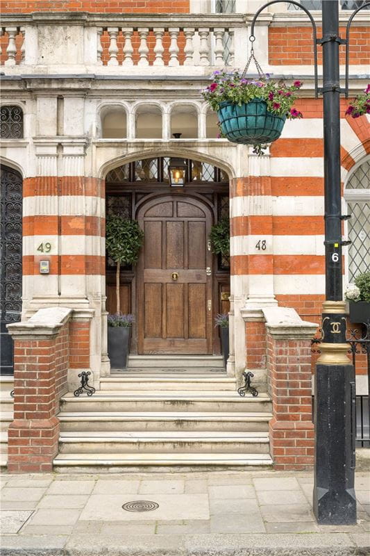 8 bedroom house, Mount Street, Mayfair W1K - Available