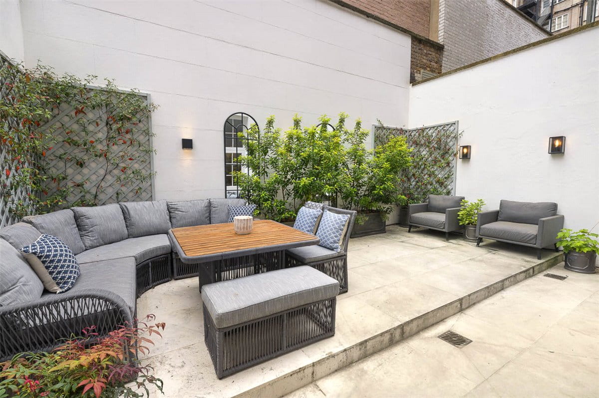 8 bedroom house, Mount Street, Mayfair W1K - Available