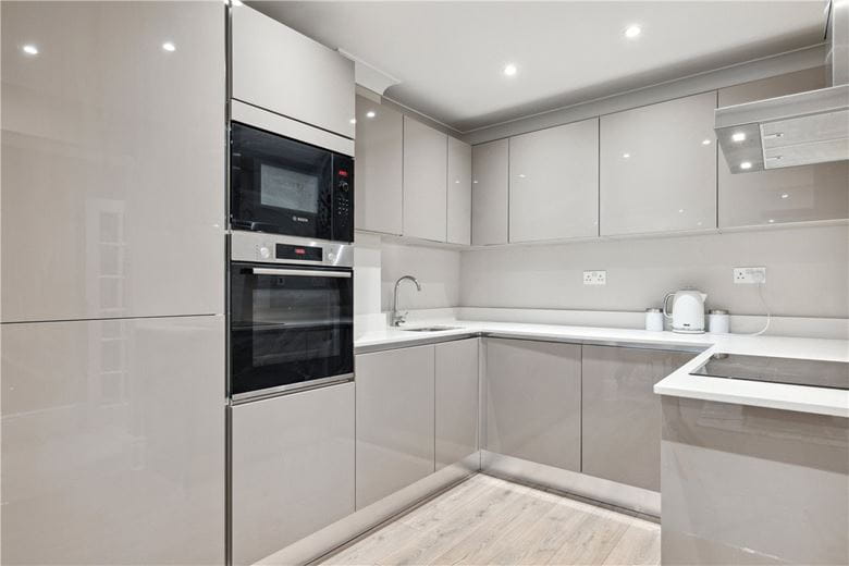 2 bedroom flat, Dover Street, Mayfair W1S - Available