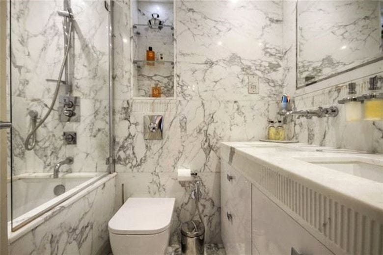 2 bedroom flat, South Audley Street, Mayfair W1K - Available