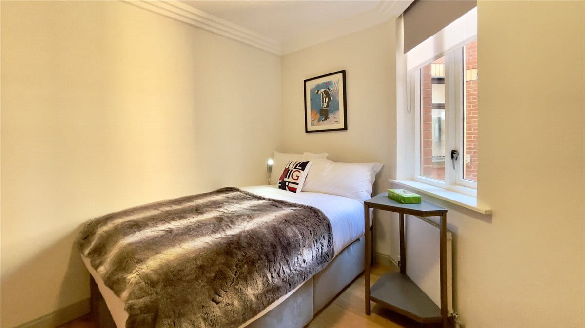 2 bedroom flat, Bourdon Street, Mayfair W1K - Available