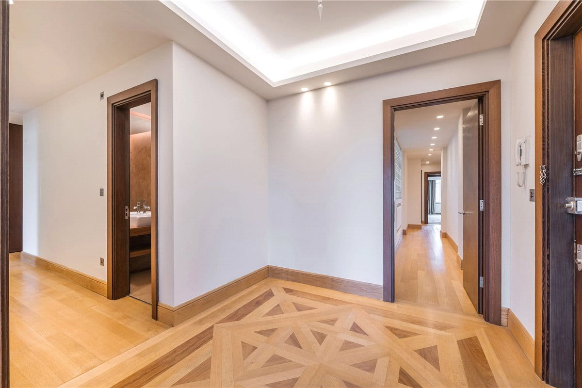 3 bedroom flat, Grosvenor Square, Mayfair W1K - Available