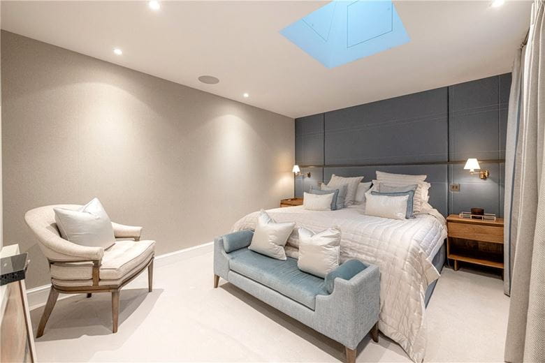 3 bedroom flat, Shepherd Street, Mayfair W1J - Available