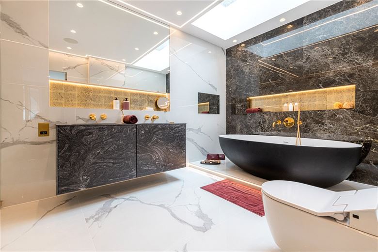 3 bedroom maisonette, South Molton Street, Mayfair W1K - Available