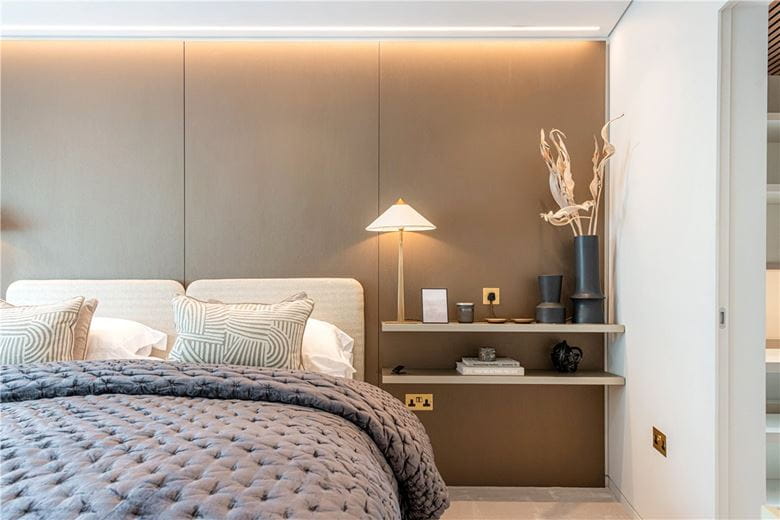 3 bedroom maisonette, South Molton Street, Mayfair W1K - Available