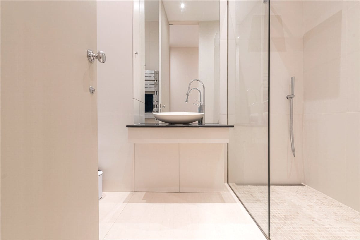 2 bedroom flat, South Audley Street, Mayfair W1K - Available