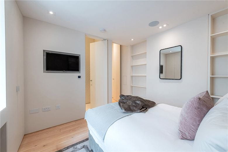 2 bedroom flat, South Audley Street, Mayfair W1K - Available