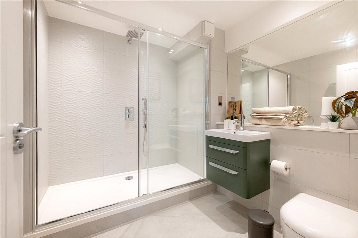 2 bedroom flat, Curzon Street, Mayfair W1J - Available