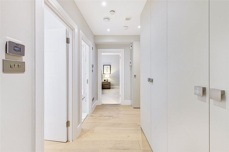 1 bedroom , Richmond Court, 200 Sloane Street SW1X - Available